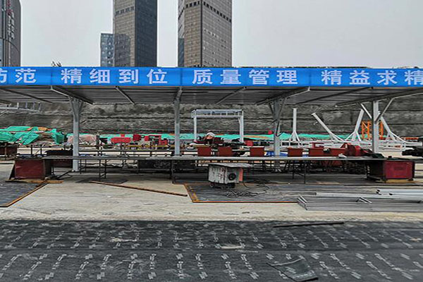 懸挑式防護棚